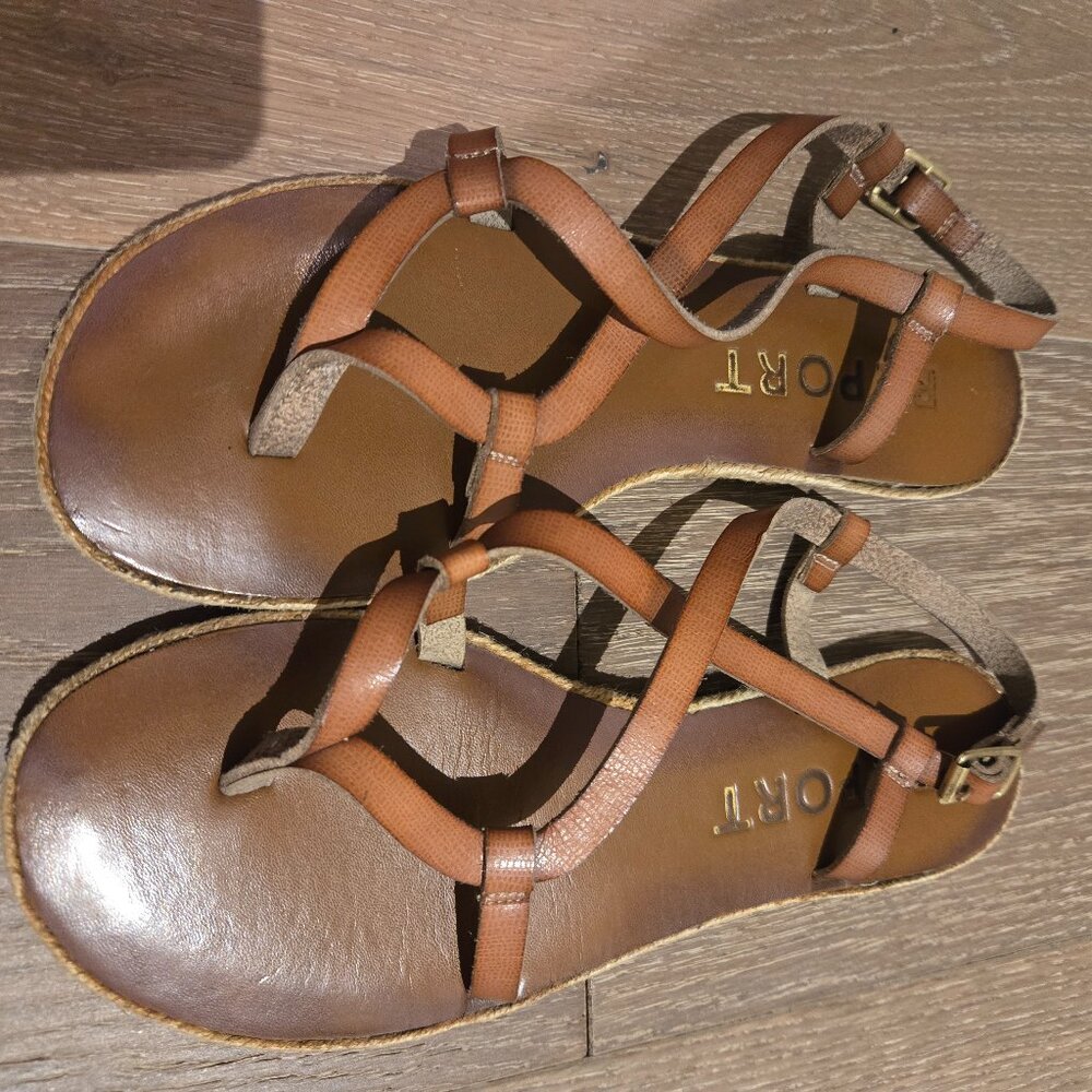 Report Gladiator Sandal